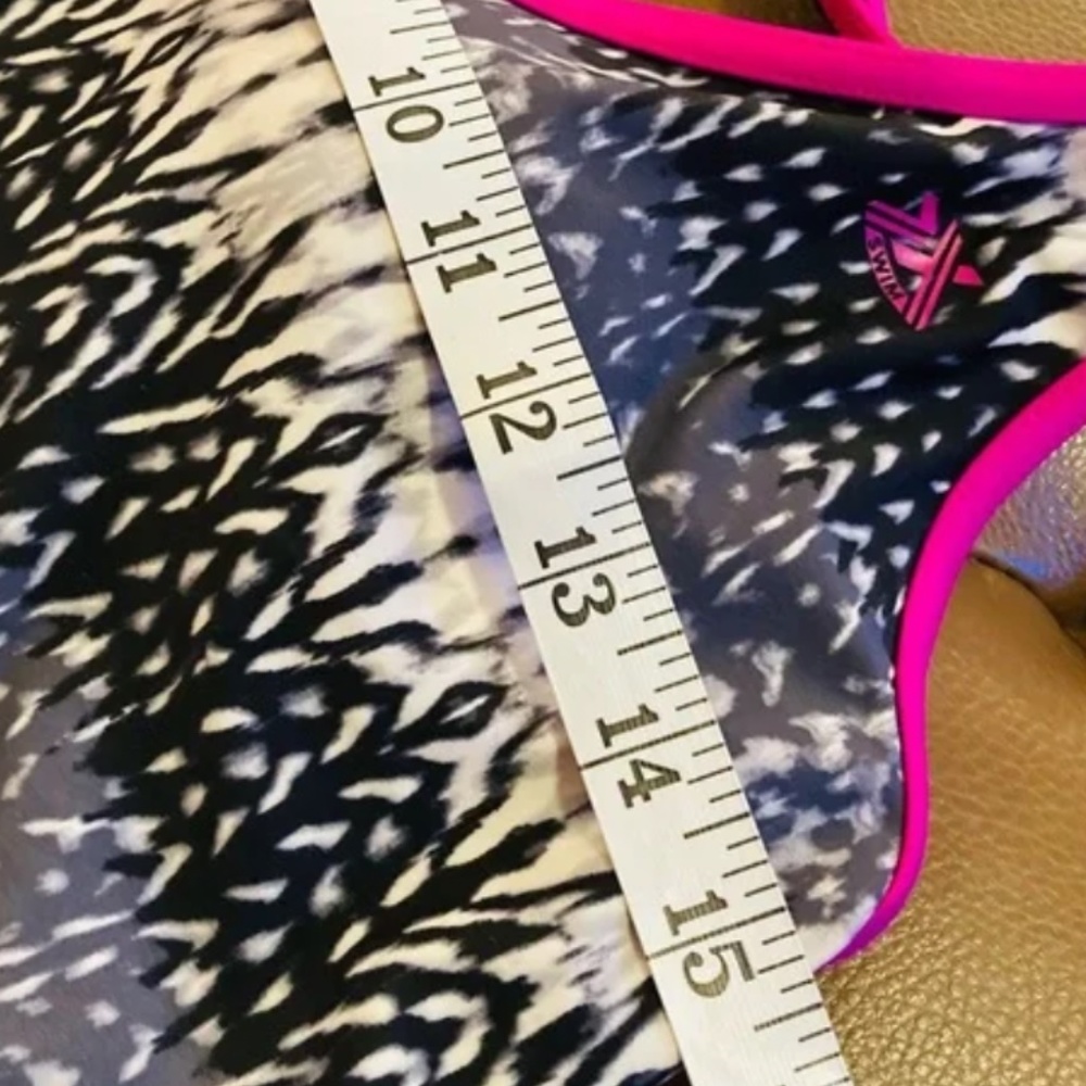 Racerback TANKINI Black /White/ Hot Pink Zigzag Swim Top Activewear Swimwear - Picture 2 of 3